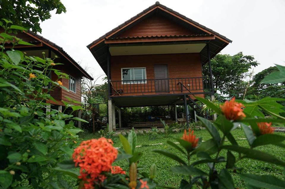 Pasanchai Bungalow Vang Vieng Exterior foto
